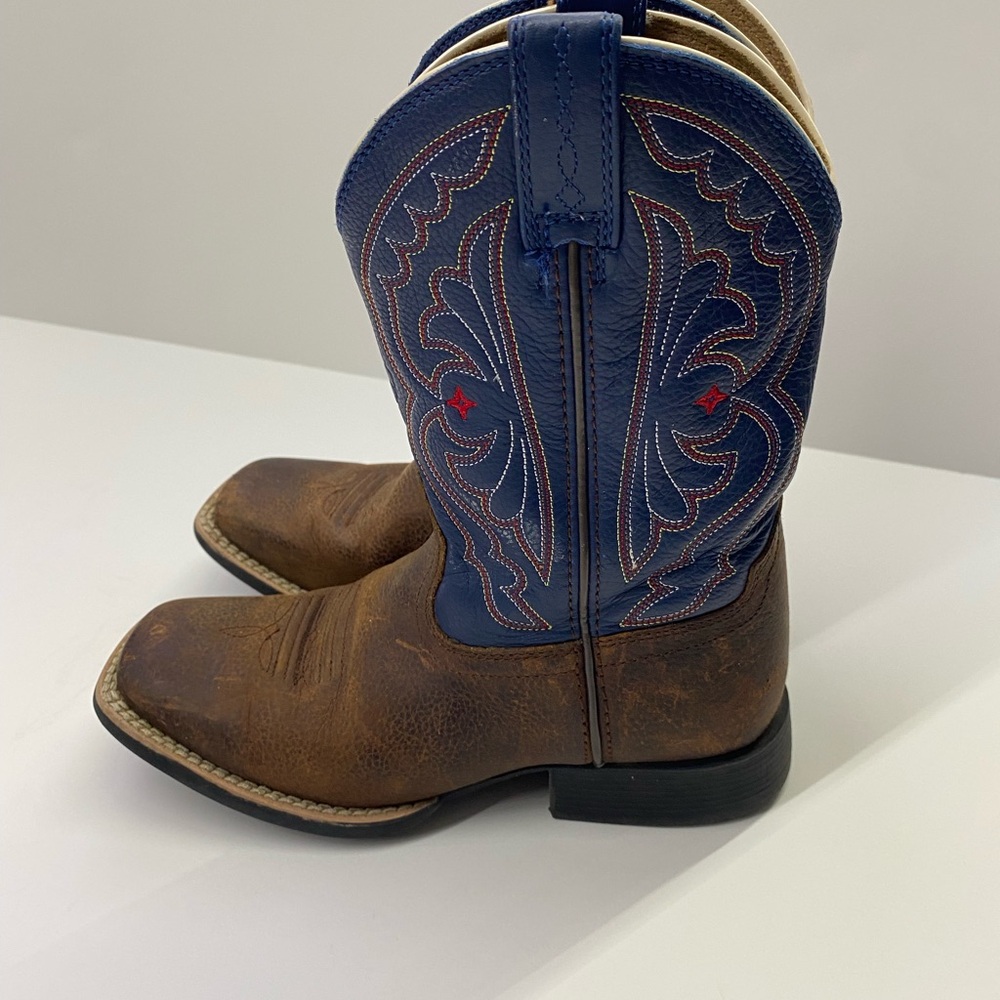 Ariat Blue and Tan Western Boots Sz:1